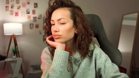 Lilly online show from December 17, 11:38 am