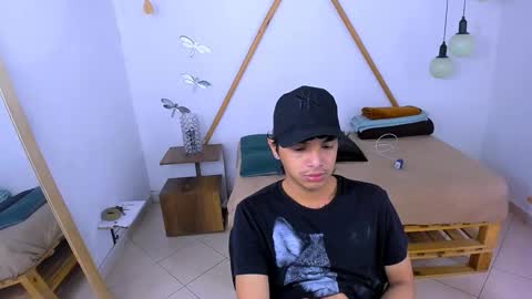 Snapshot of brand_hades chatting on October 17, 2:19 pm B R A N D online show from October 17, 2:19 pm