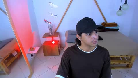 Snapshot of brand_hades chatting on October 26, 6:30 am B R A N D online show from October 26, 6:30 am