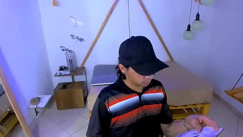 Snapshot of brand_hades chatting on October 30, 3:13 pm B R A N D online show from October 30, 3:13 pm