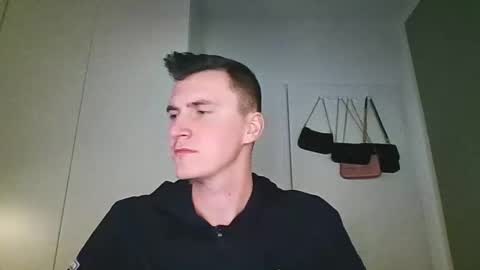 Snapshot of brandinator__cb chatting on December 16, 7:19 pm brandinator__cb online show from December 16, 7:19 pm