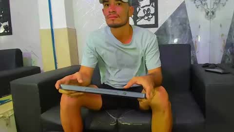 brandon_bless online show from July 7, 8:35 pm