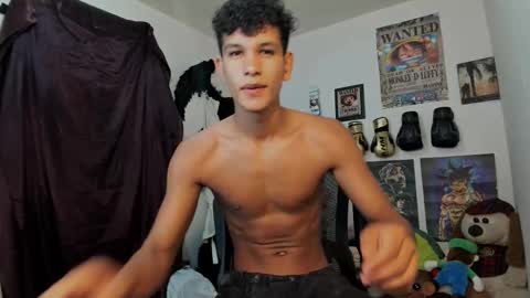 Snapshot of brandonstonexl chatting on March 5, 10:17 pm Brandon Stone online show from March 5, 10:17 pm