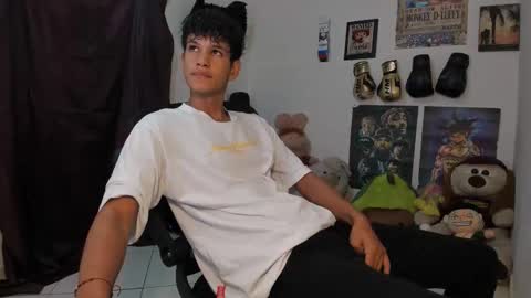 Snapshot of brandonstonexl chatting on March 26, 11:43 pm Brandon Stone online show from March 26, 11:43 pm