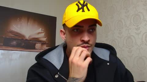 Snapshot of brandontatex chatting on April 7, 12:27 pm BrandonTateX online show from April 7, 12:27 pm