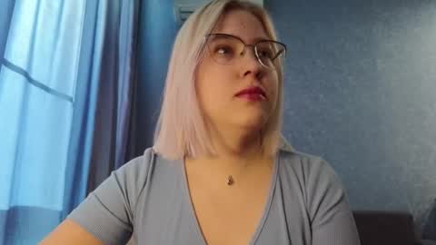 Belle  online show from October 18, 3:09 am