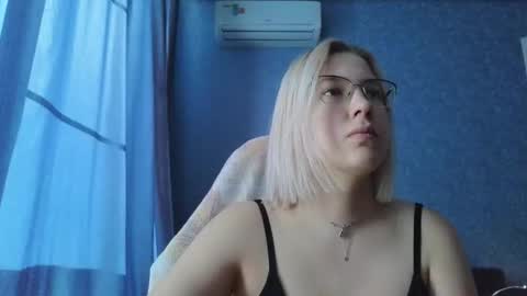 Belle  online show from October 19, 3:18 am