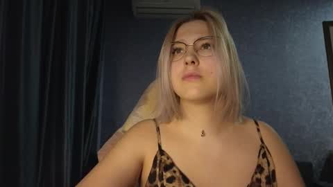 Belle  online show from October 30, 11:00 am