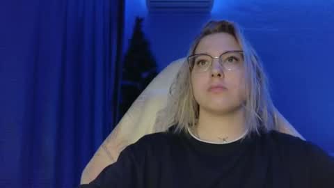 Belle  online show from December 14, 12:32 pm