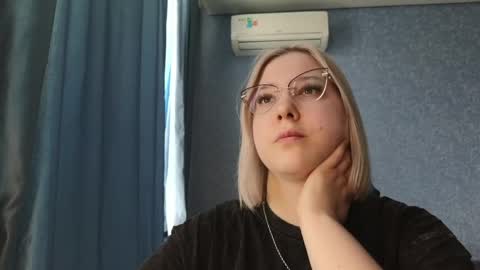 Belle  online show from March 27, 8:09 am