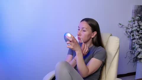 Brandy Gem online show from June 2, 7:54 am