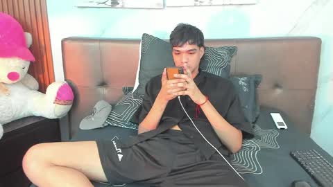 Snapshot of branmonter_xxx_big chatting on March 25, 2:23 pm branmonter_xxx_big online show from March 25, 2:23 pm