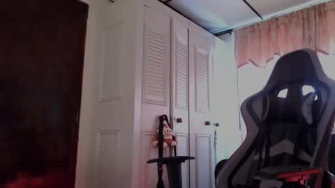 brasi_ online show from March 19, 8:46 pm