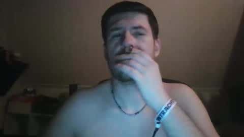 Snapshot of brate1899 chatting on January 10, 2:24 am brate1899 online show from January 10, 2:24 am