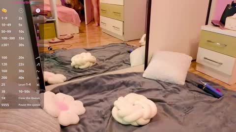 Annie online show from December 21, 6:04 pm