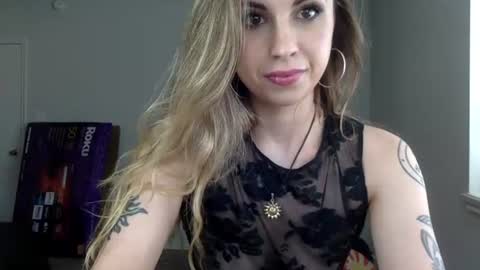 Mimi Noire online show from July 25, 2:58 pm