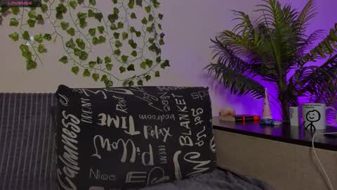 Snapshot of bravomaestro chatting on December 3, 2:26 pm Johny Bravo online show from December 3, 2:26 pm