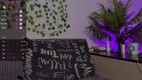 Snapshot of bravomaestro chatting on December 5, 6:04 pm Johny Bravo online show from December 5, 6:04 pm