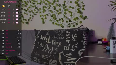 Snapshot of bravomaestro chatting on December 16, 1:05 pm Johny Bravo online show from December 16, 1:05 pm