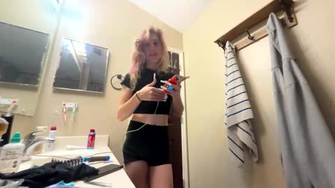 bray19509 online show from December 17, 7:09 pm