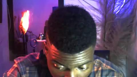 Snapshot of brayan1111x chatting on December 2, 1:00 am brayan1111x online show from December 2, 1:00 am