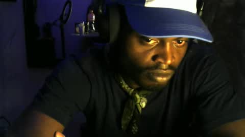 Snapshot of brayan1111x chatting on April 6, 12:19 am brayan1111x online show from April 6, 12:19 am