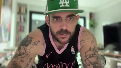 LostAndFoundinBrazil online show from December 23, 6:33 am