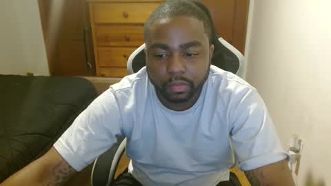 Breadw1nnah online show from November 29, 6:05 am