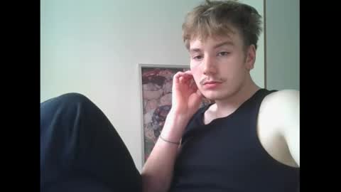 Snapshot of breaxaam chatting on October 26, 9:37 am breaxaam online show from October 26, 9:37 am