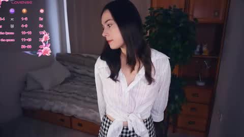 Mia Bunyard online show from October 13, 7:52 am