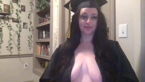 Snapshot of breebree92 chatting on June 20, 2:25 am breebree92 online show from June 20, 2:25 am
