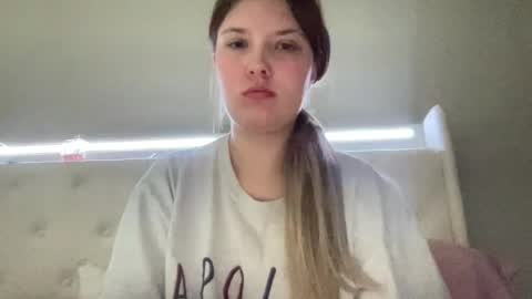 Snapshot of breezybabyy00 chatting on December 16, 3:17 pm Brooke baby online show from December 16, 3:17 pm