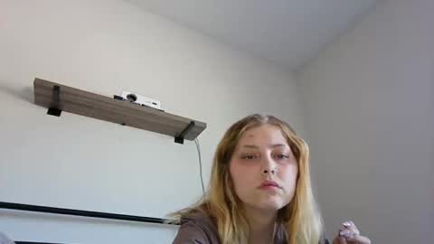 Breezyxlove online show from April 21, 4:12 pm