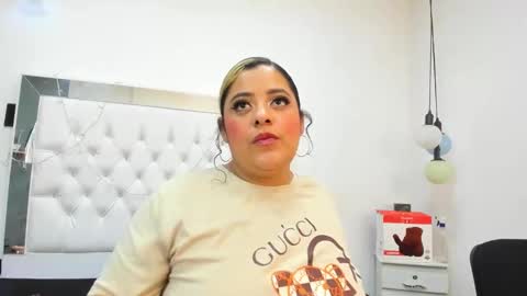 Brenda  online show from November 23, 12:05 pm