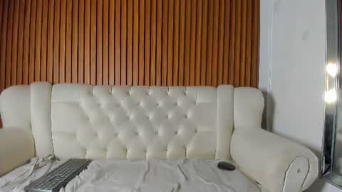 brenda_thomp online show from June 19, 2:05 am