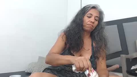 BRENDA VELASQUEZ online show from December 28, 11:48 pm