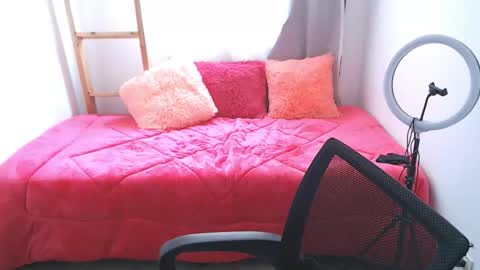 Snapshot of brendasantos_77 chatting on October 10, 1:21 pm brendasantos_77 online show from October 10, 1:21 pm