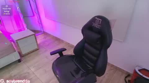 BRENDDA  online show from September 27, 3:33 am