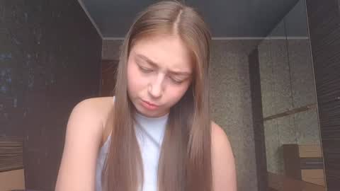 Mia   online show from February 3, 7:46 am