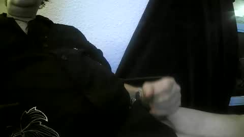 Snapshot of brendo763298 chatting on April 4, 2:21 am brendo763298 online show from April 4, 2:21 am