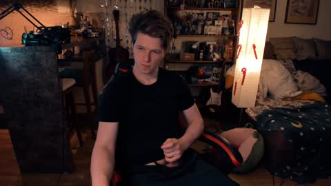 brestonsweet online show from December 13, 1:59 am