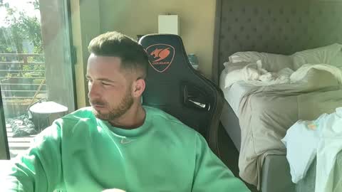 Brett Mycles online show from February 5, 4:58 pm