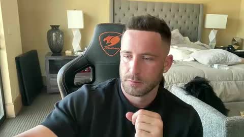 Brett Mycles online show from February 8, 8:10 pm