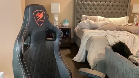 Brett Mycles online show from February 12, 6:29 am