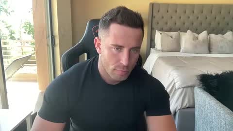 Brett Mycles online show from October 3, 6:38 pm