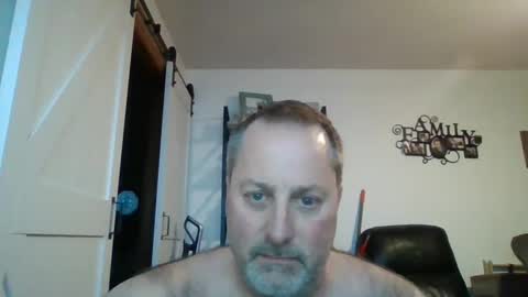 hey online show from December 5, 9:39 pm