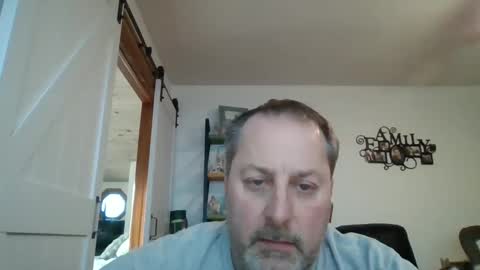 hey online show from February 5, 9:29 pm