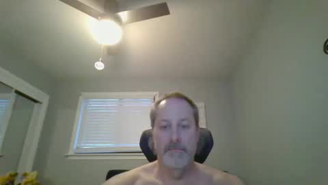 hey online show from February 18, 10:06 pm