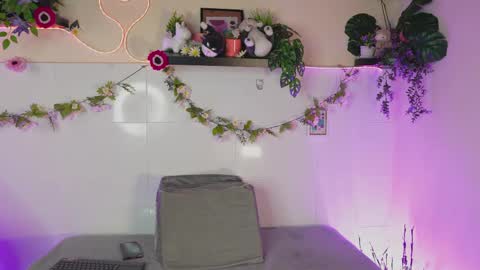 Bri cullen online show from September 30, 2:33 pm
