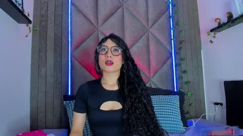Snapshot of briaconner_ chatting on April 11, 2:49 am B R I A online show from April 11, 2:49 am